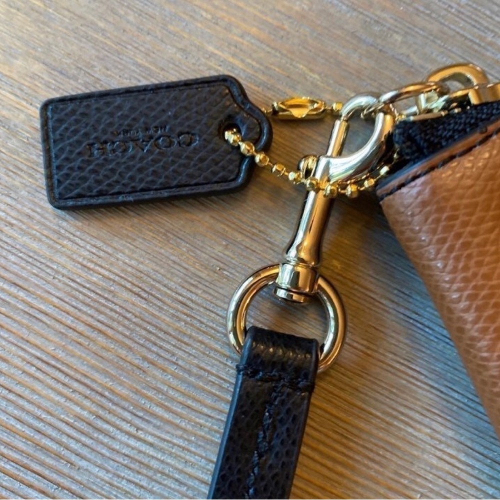 Coach colorblock wristlet.  100% authentic. Measures 8 1/2” x 5 3/4”. - Picture 3 of 3